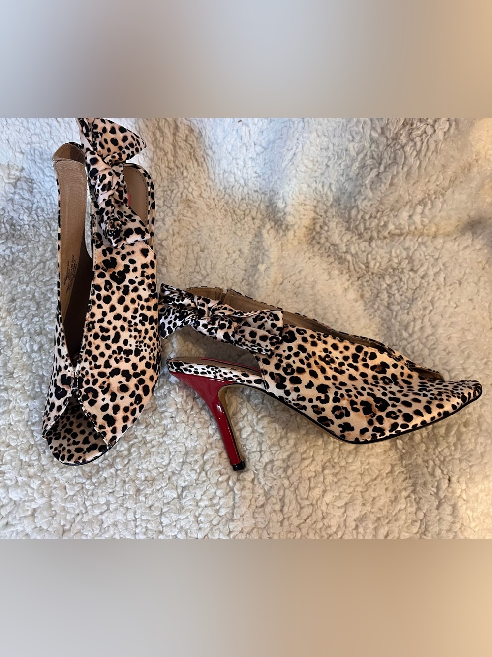 Betsey Johnson Irving Leopard Print Heels Stiletto Red Peep Open Toe 9 Bows Pump